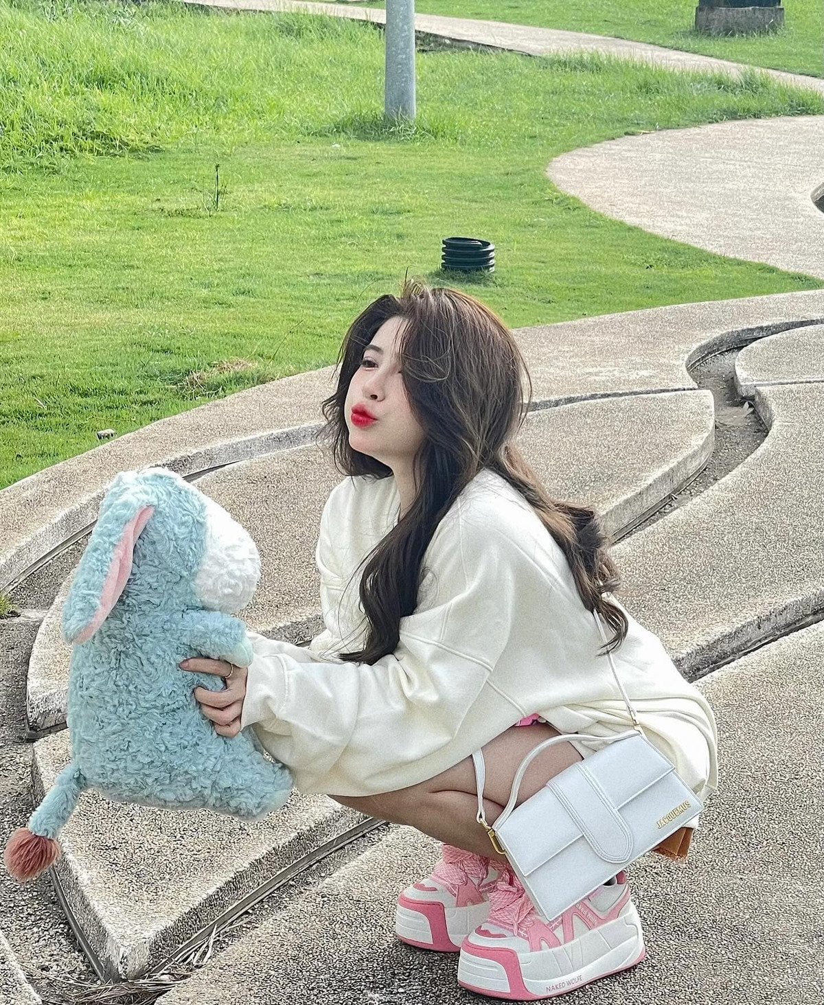 Từ năm 15 tuổi, Quỳnh Ami đã có thu nhập kha khá trong khi các bạn bè cùng trang lứa đang còn phải dựa vào bố mẹ.