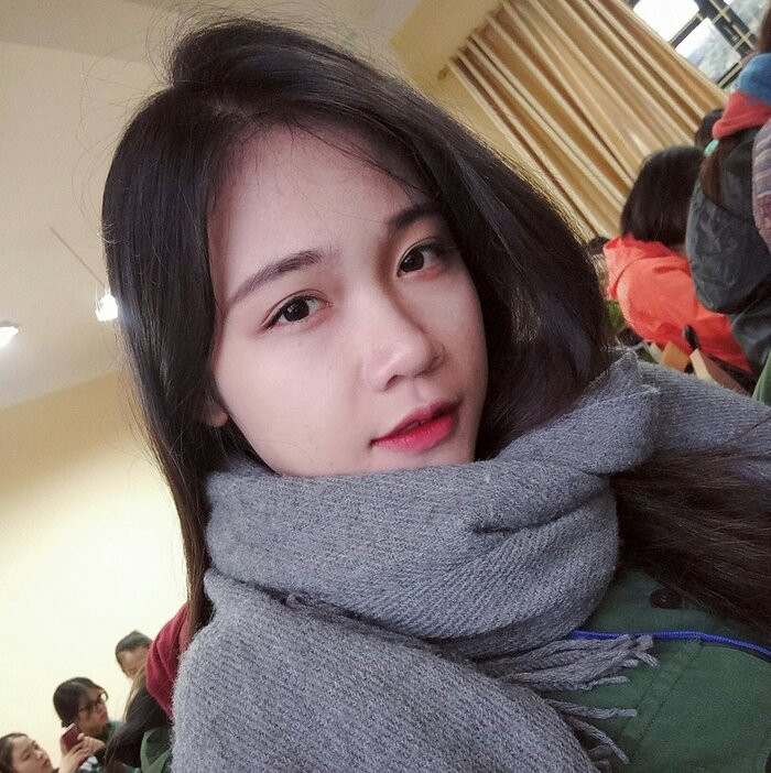 Quỳnh Mai chia sẻ, bức ảnh được chụp quá trình học quân sự, và cô nàng đã ghi lại những bức ảnh của bản thân cũng như cùng bạn bè để làm kỉ niệm của thời sinh viên.