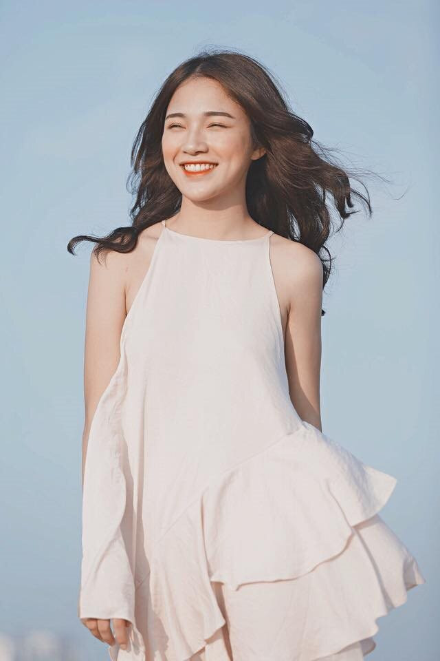 Tiêu Ngọc (Phạm Thị Hồng Ngọc) SN 1996, hiện đang là sinh viên trường ĐH Sư phạm Hà Nội.