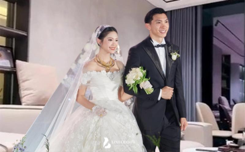 Theo tìm hiểu, trung tâm tiệc cưới sang trọng tại Hà Nội mà Doãn Hải My và Đoàn Văn Hậu lựa chọn với sức chứa khoảng hơn 1000 khách.