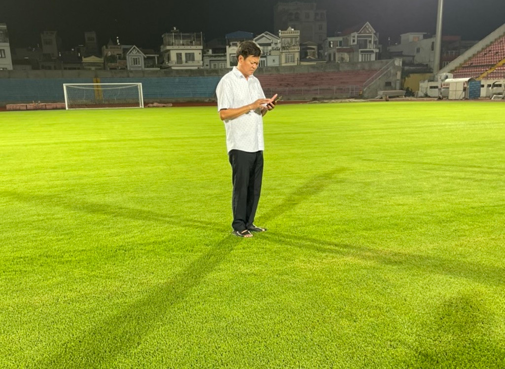 Trước trận đấu với Australia trên sân nhà Mỹ Đình của đội tuyển Việt Nam, AFC đã có nhiều ngày kiểm tra các điều kiện tổ chức của phía chủ nhà Việt Nam. Tương tự, nếu được đăng cai, sân vận động Lạch Tray phải đáp ứng được các yêu cầu về mặt cỏ, phòng chức năng, y tế, an ninh, các quy định phòng chống dịch theo nguyên tắc "bong bóng"…