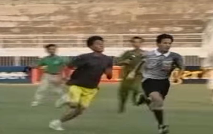 Năm 1998, tại giải vô địch quốc gia, trong một tình huống gây tranh cãi dẫn đến quả phạt đền cho Đồng Tháp, trọng tài Trương Thế Toàn (Hà Nội) đã bị các cầu thủ và cổ động viên của Vĩnh Long đuổi đánh trên sân.