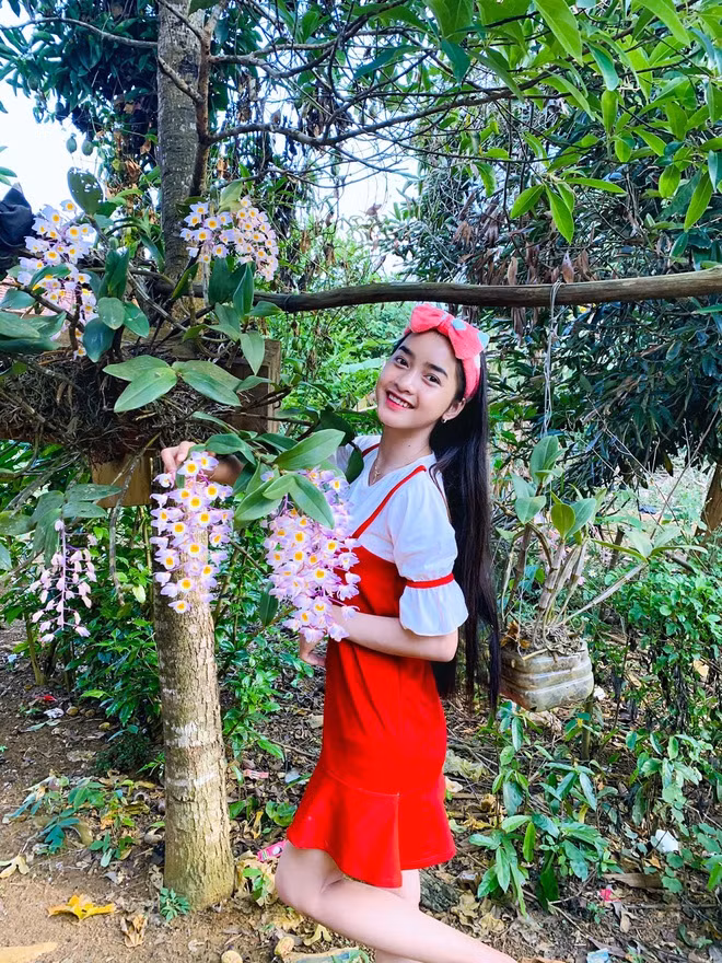 Những clip của Yona thu hút hàng trăm nghìn lượt xem, và đến nay kênh Tiktok của cô đã có hơn 2 triệu người theo dõi.