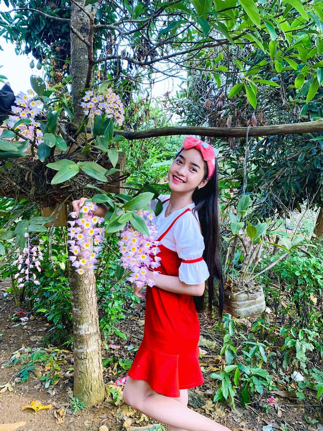 Những clip của Yona thu hút hàng trăm nghìn lượt xem, và đến nay kênh Tiktok của cô đã có hơn 2 triệu người theo dõi.