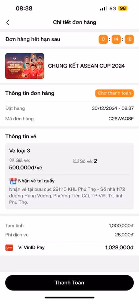 Anh Dương Quý (36 tuổi, Hà Nội) cho biết đã tải sẵn ứng dụng OneU từ ngay sau trận bán kết lượt đi, chuẩn bị sẵn sàng để săn vé chung kết AFF Cup. Sáng sớm ngày 30/12, anh vào ứng dụng nhưng liên tục bị báo lỗi.