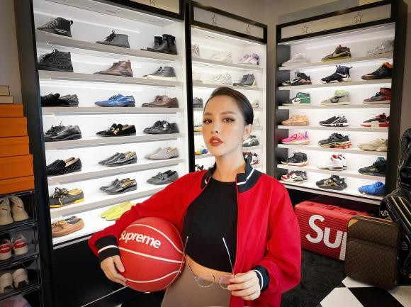 Điển hình mới đây Trang Pilla khoe ảnh diện bộ đồ thể thao khỏe khoắn, check in tại gia.