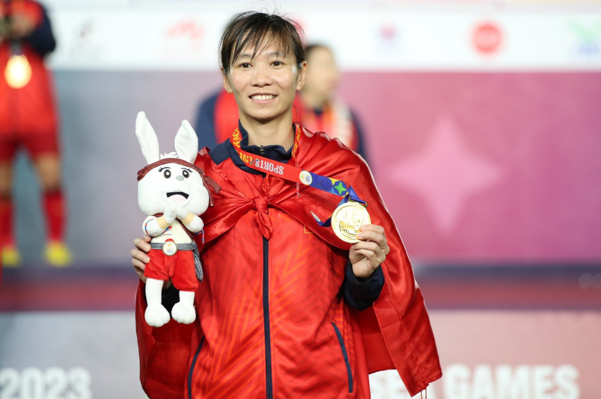 Chỉ trong khoảng thời gian ngắn sau đó, thông tin cầu thủ 35 tuổi quyết định giã từ tuyển nữ Việt Nam đã chính thức được xác nhận.