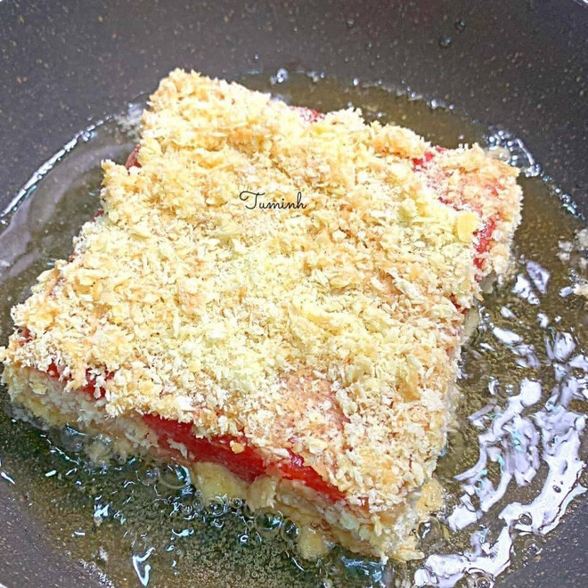 Sau khi tỉ mỉ làm đúng từng bước theo công thức, Q.N. nhận được thành quả trông khá đẹp mắt và ngon miệng.