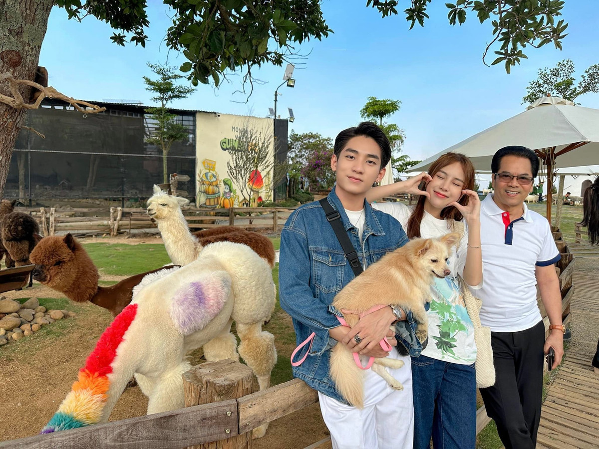 Bên dưới thông báo của cặp đông đảo người hâm mộ bày tỏ sự bất ngờ, có đôi chút tiếc nuối, song vẫn ủng hộ quyết định của cả hai và ủng hộ họ trong quãng thời gian sắp tới.