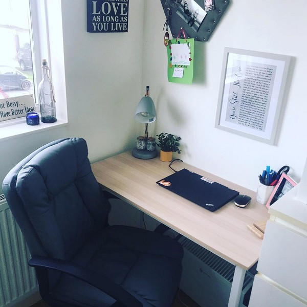 Trước tình hình căng thẳng của dịch Covid-19, người dân được khuyến cáo nên ở nhà, hạn chế ra ngoài, tiếp xúc và tụ tập đông người để tránh lây lan dịch bệnh.