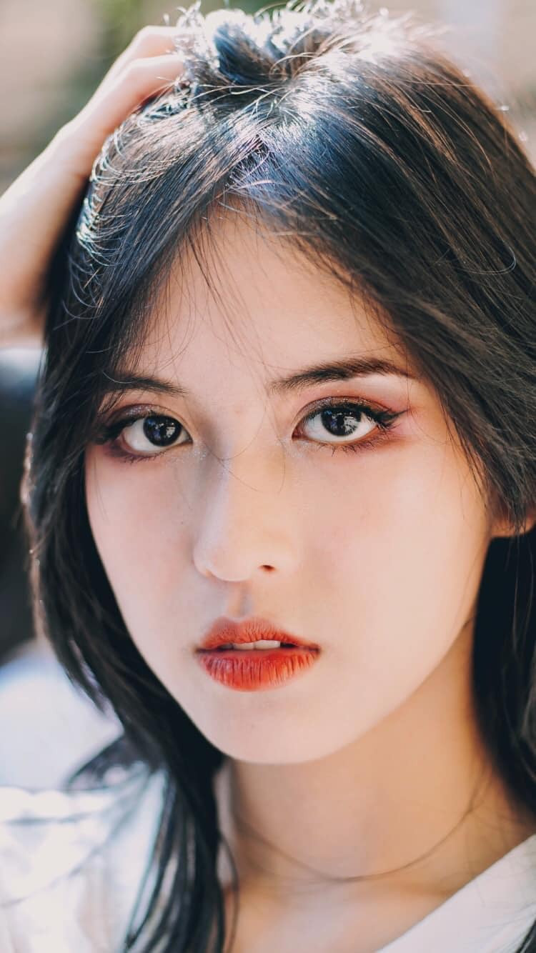 Sau khi bức ảnh chụp căn cước công dân của Kim Ngân được dân mạng truyền tay, cô nàng đã có những phát biểu đầu tiên.