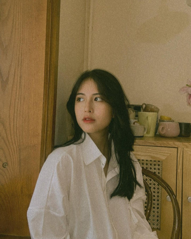 Những tưởng Kim Ngân là gương mặt mới nhưng ai ngờ, cô nàng này lại vô cùng nổi tiếng trên MXH khi sở hữu kênh TikTok 342.000 lượt theo dõi, Instagram và Facebook lần lượt 49.000 và 25.000 người follow.