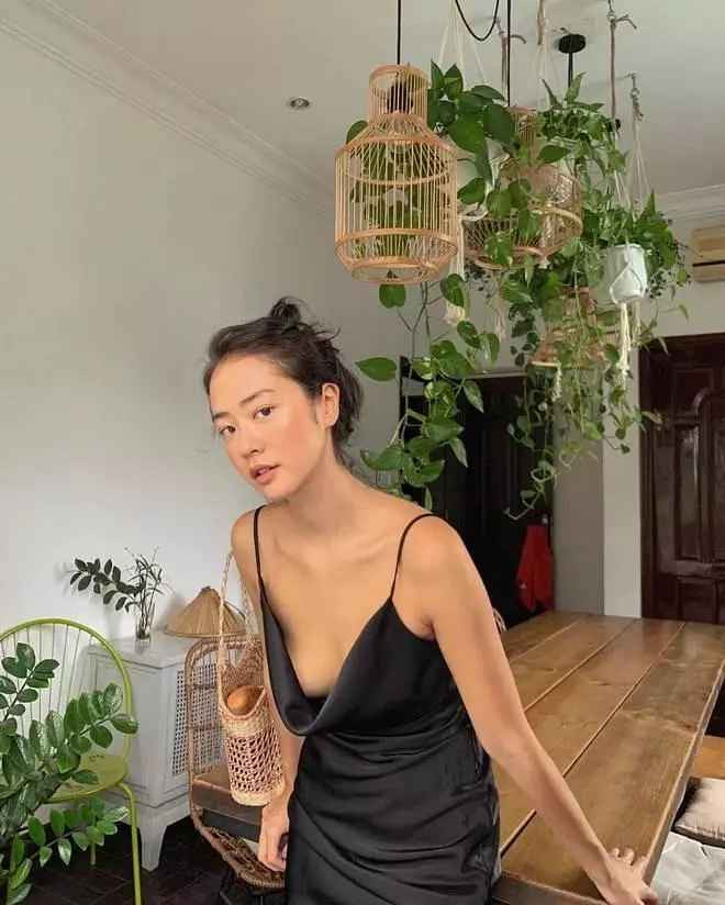 Trong một lần về Việt Nam chơi cách đây 3 năm, chính cảnh đẹp và con người nơi đây đã níu giữ chân hot girl Amandine Thuỳ Trinh.