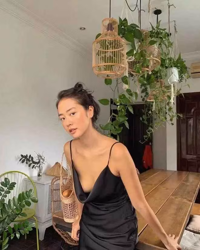 Trong một lần về Việt Nam chơi cách đây 3 năm, chính cảnh đẹp và con người nơi đây đã níu giữ chân hot girl Amandine Thuỳ Trinh.