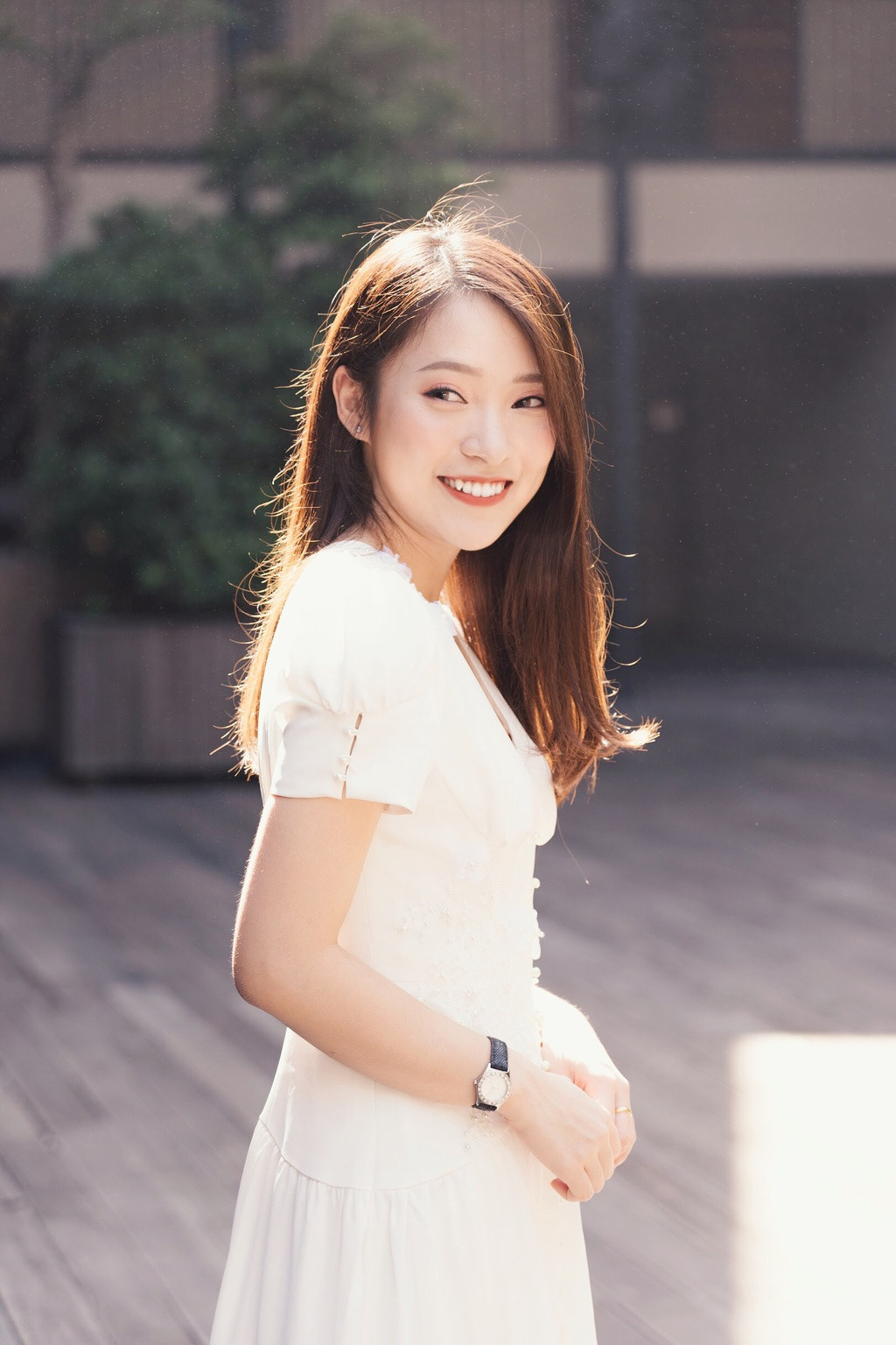 Những clip nói Tiếng Anh của Khánh Vy đều nhận được tương tác rất cao, có những clip lên đến 2, 3 triệu lượt xem. Instagram và Facebook của cô nàng nườm nượp người theo dõi.