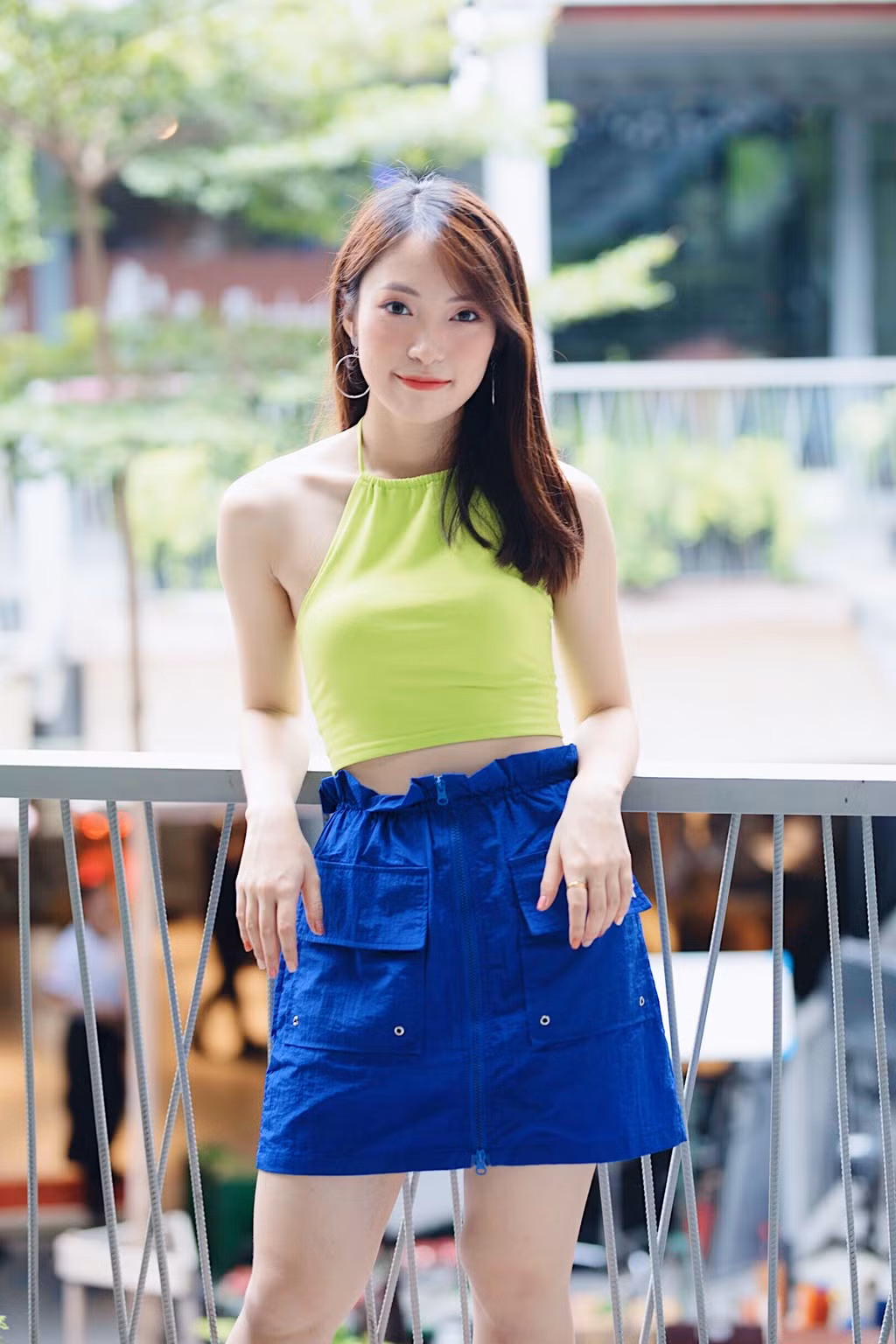 Cùng với đó, Khánh Vy là MC tiếng Anh của đài VTV7 với các chương trình Follow us, 8 IELTS… Bên cạnh đó, 9X thường xuất hiện với vai trò MC song ngữ cho các sự kiện, là gương mặt đại diện cho nhiều nhãn hàng, thỉnh thoảng là mẫu ảnh thời trang.