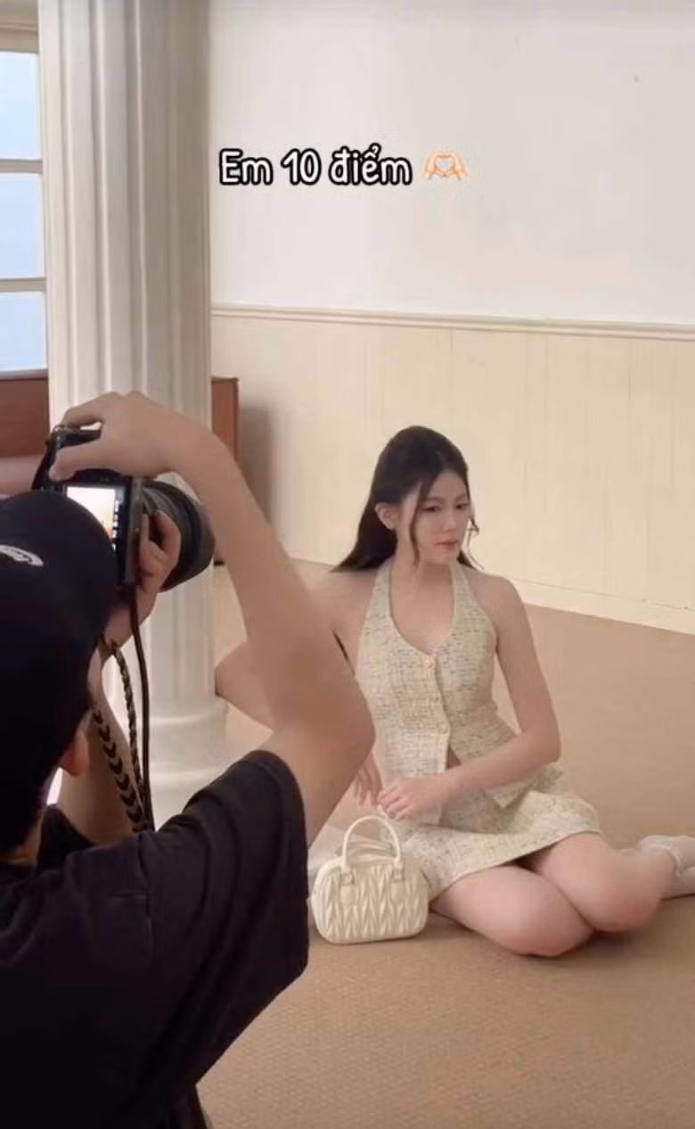 Bạn gái HIEUTHUHAI cũng được nhận xét là có vibe tiểu thư rõ nét nhưng lại rất nhẹ nhàng.