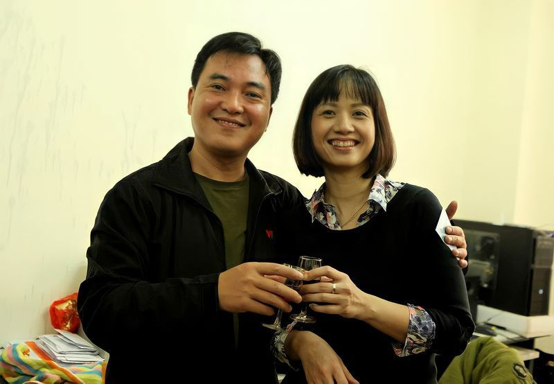 Dù sở hữu khả năng làm truyền hình đỉnh cao nhưng ít ai biết rằng nữ MC không trải qua đào tạo chuyên nghiệp ở lĩnh vực này. Cô đến với truyền hình hoàn toàn bằng chữ "duyên" bởi Tùng Chi vốn tốt nghiệp chuyên ngành kinh tế.