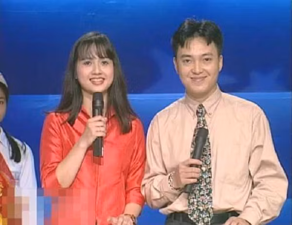 Kể từ đó, MC Tùng Chi tiếp tục dẫn dắt chương trình ở các mùa năm thứ 10, 12, 13, 14, 15 và 16. Chính vì thế, cô chính là nữ MC lâu năm nhất của Đường lên đỉnh Olympia.