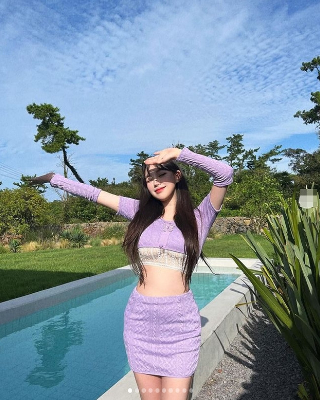 Sejin năm nay mới ngoài 20 tuổi. Cô sinh năm 1999, đặc biệt có tình yêu với ngành thời trang, làm đẹp từ bé.