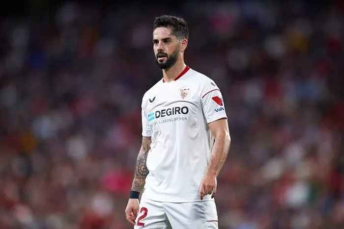 Isco tìm được suất đá chính tại Sevilla, nhưng vẫn vắng bóng trên tuyển quốc gia trong suốt 3 năm qua.