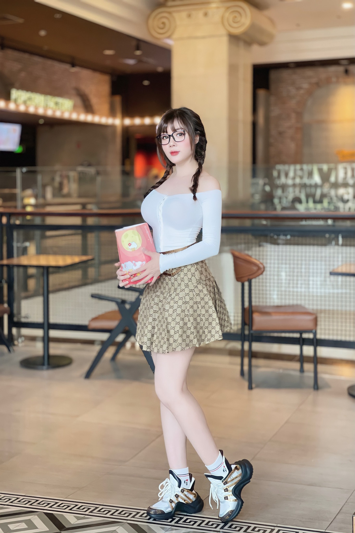 Thậm chí, năm 2020 từ khóa "Âu Hà My" còn nằm trong top 5 nhân vật được tìm kiếm nhiều trên Google Việt Nam.