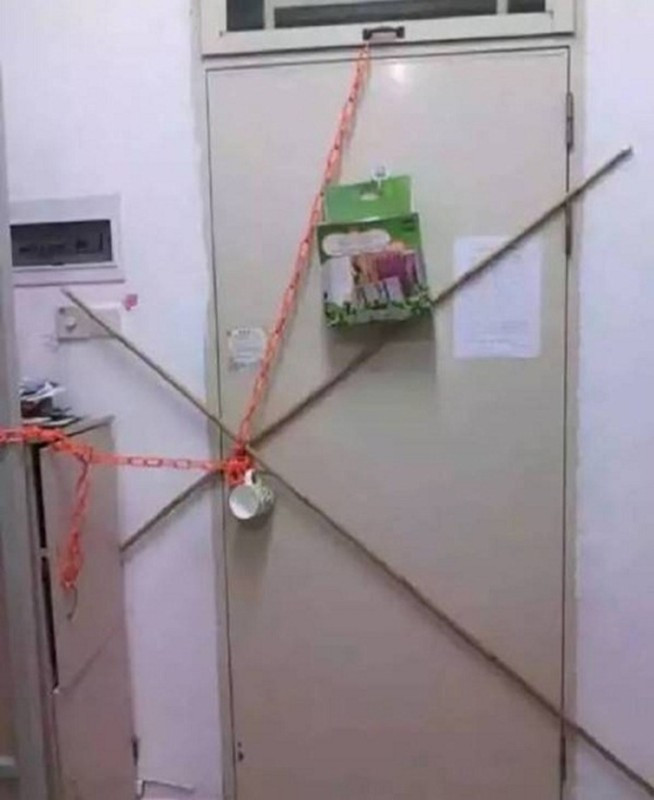 Bên cạnh những vật dụng trống trộm cao cấp, nhiều người còn nghĩ ra cách chống trộm cực "bá đạo" khi tận dụng những đồ dùng sẵn có.