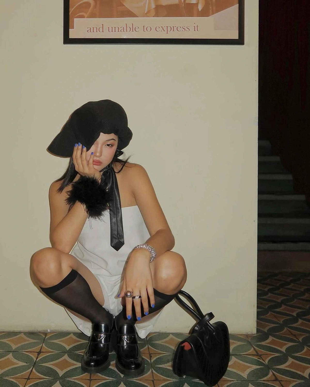 Với vóc dáng nổi bật cùng gương mặt đậm chất Á Đông, Lynhci được đánh giá là một trong những người mẫu lookbook (ảnh chuyên nghiệp giới thiệu bộ sưu tập thời trang) thế hệ mới nổi tiếng nhất ở thời điểm hiện tại.