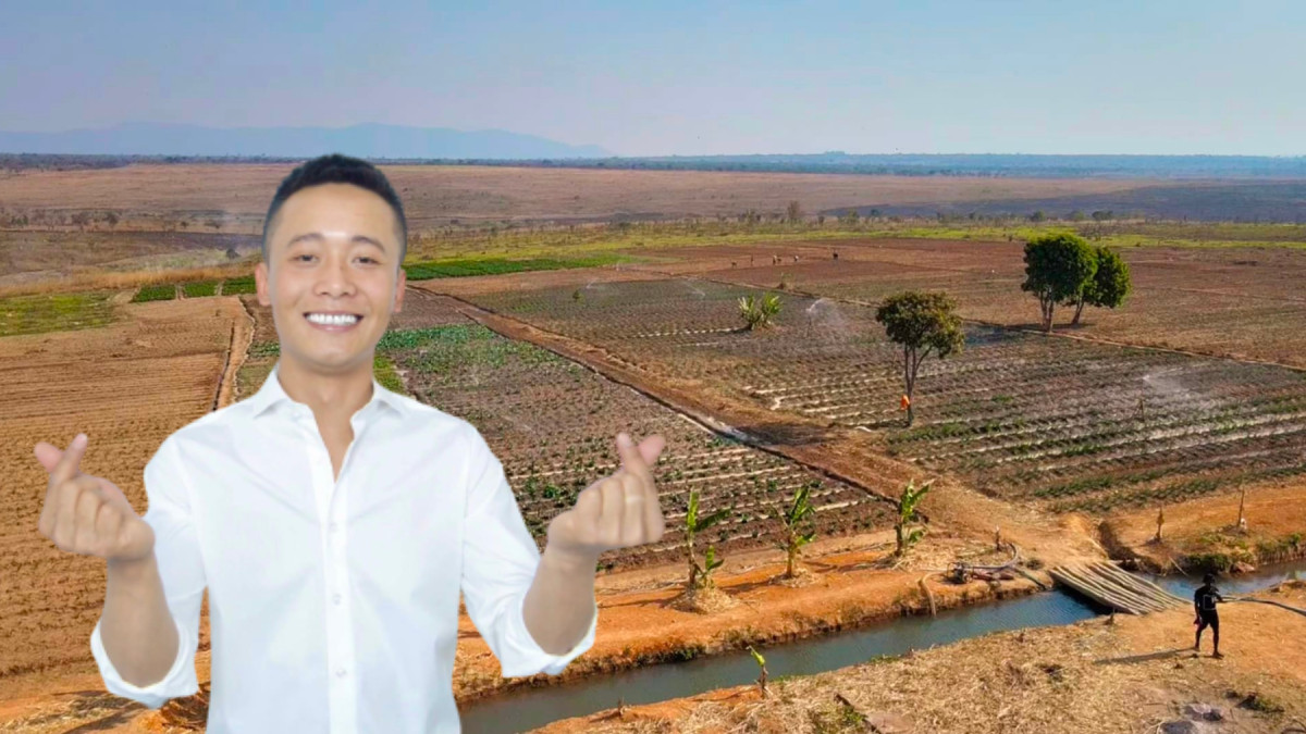 Thời gian qua vì quá bận rộn với công việc ở nông trại nên nam Youtuber chưa thể tới thăm và chuyện trò cùng các con. Ngay khi Quang Linh giới thiệu về chị gái, các bạn nhỏ đều rất vui mừng chạy tới bắt tay vợ chồng Nhật Lệ.