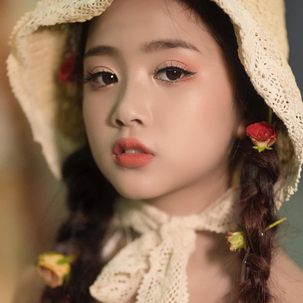 Không những vậy, bố mẹ Khánh Linh cũng chứng minh độ chịu chi cho tương lai của “gái cưng” khi đầu tư hẳn một khu vực luyện tập thể thao tại gia chỉ để cô bé có thể tập trung tối đa trong việc phát triển thân hình và chiều cao.