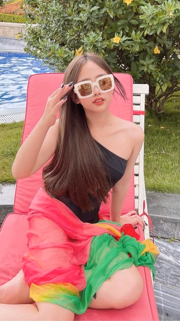 Danh tính cô bé 12 tuổi được dự đoán mỹ nhân tương lai Danh tinh co be 12 tuoi duoc du doan my nhan tuong lai