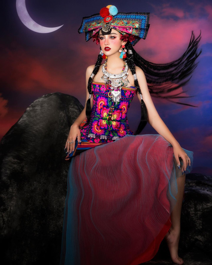 Sở hữu nhan sắc lai Tây cuốn hút, Xuân Mai gây chú ý tại Hoa hậu Hoàn vũ Việt Nam.