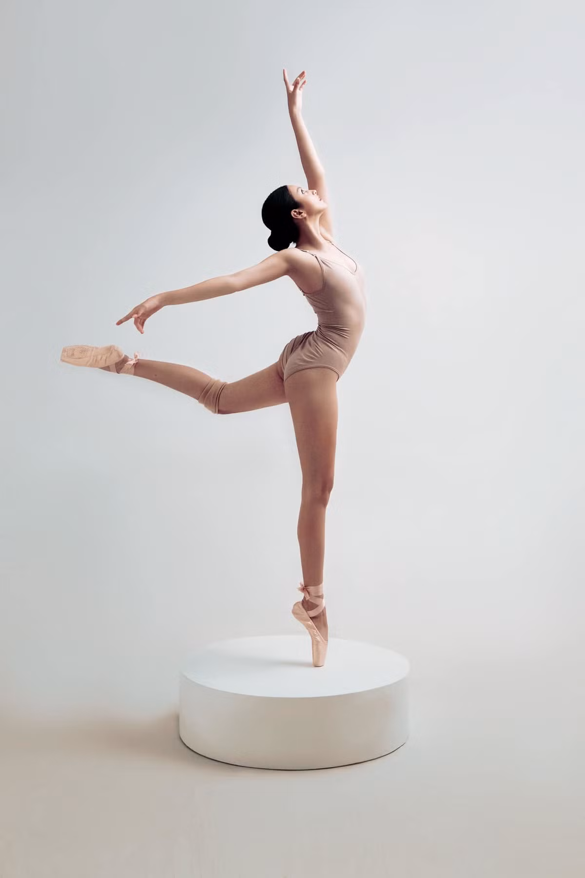 Đến năm lớp 11, Xuân Mai bén duyên với nghề người mẫu. Từ đó, cô cũng có thu nhập tốt hơn.