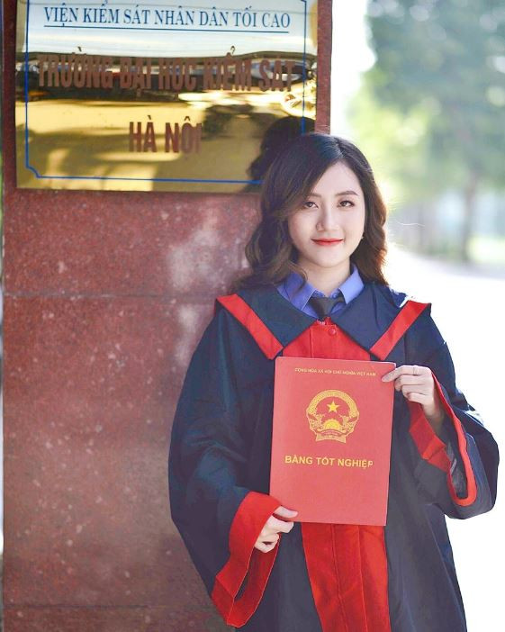 Ngoài vẻ ngoại hình quyến rũ, Ngọc Thảo còn được người khác khen ngợi về thành tích học tập ấn tượng.