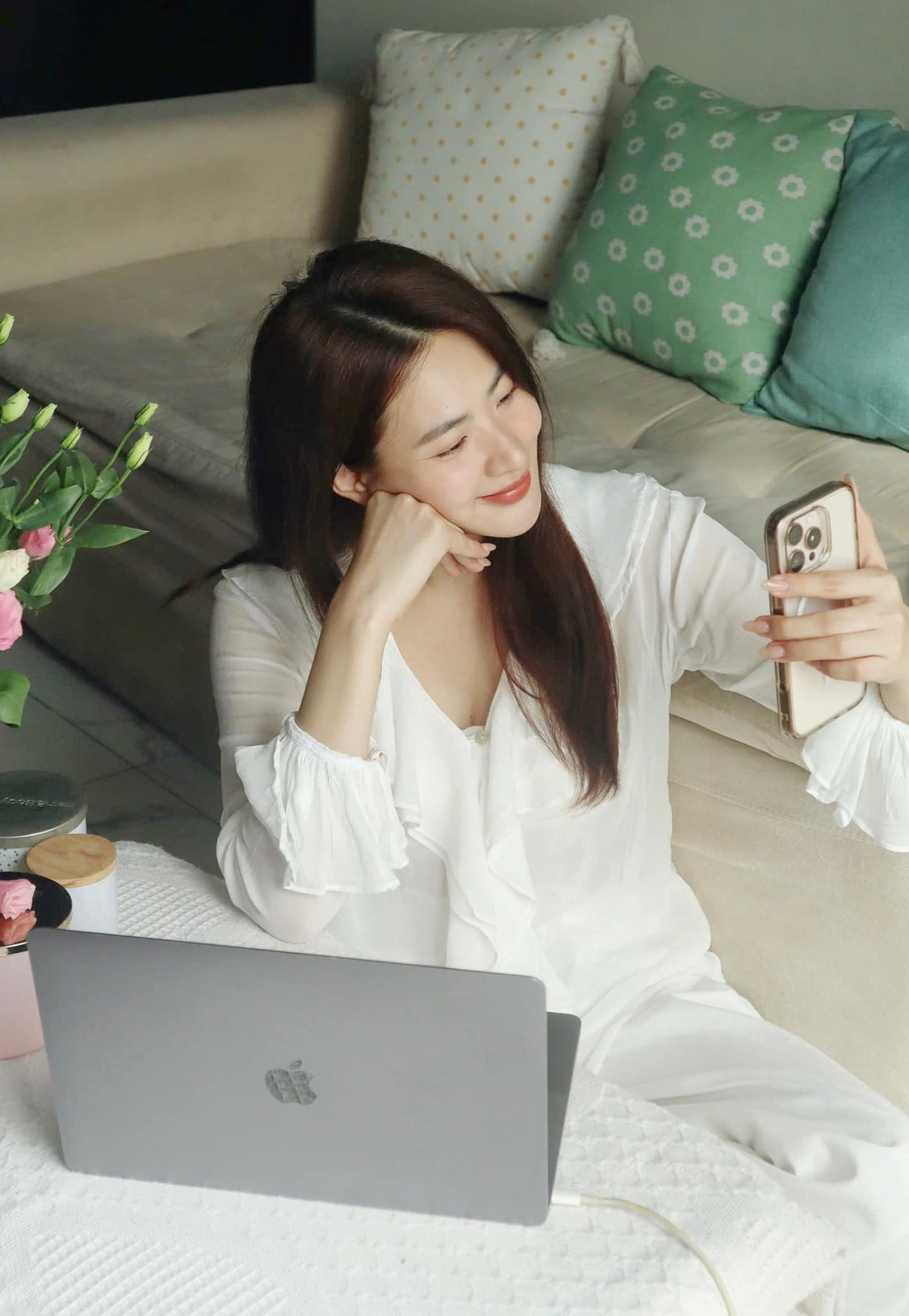 Chính bản thân Minh Trang cũng từng thừa nhận cô buồn vì mình diễn không tốt, phải đăng ký đi học về đài từ, thanh nhạc để điều khiển hơi thở tốt hơn, cải thiện kỹ năng.