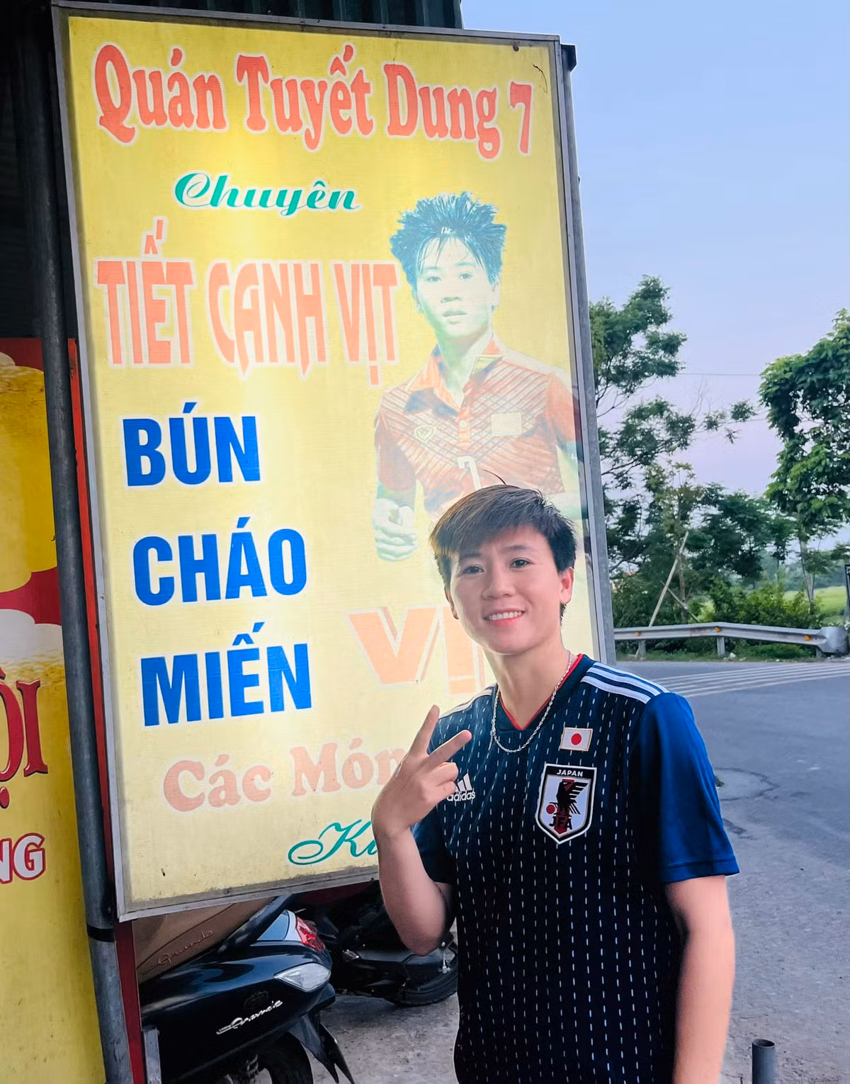 Tuyết Dung đã có chiếc HCV SEA Games thứ 8 cùng đội tuyển bóng đá nữ Việt Nam.