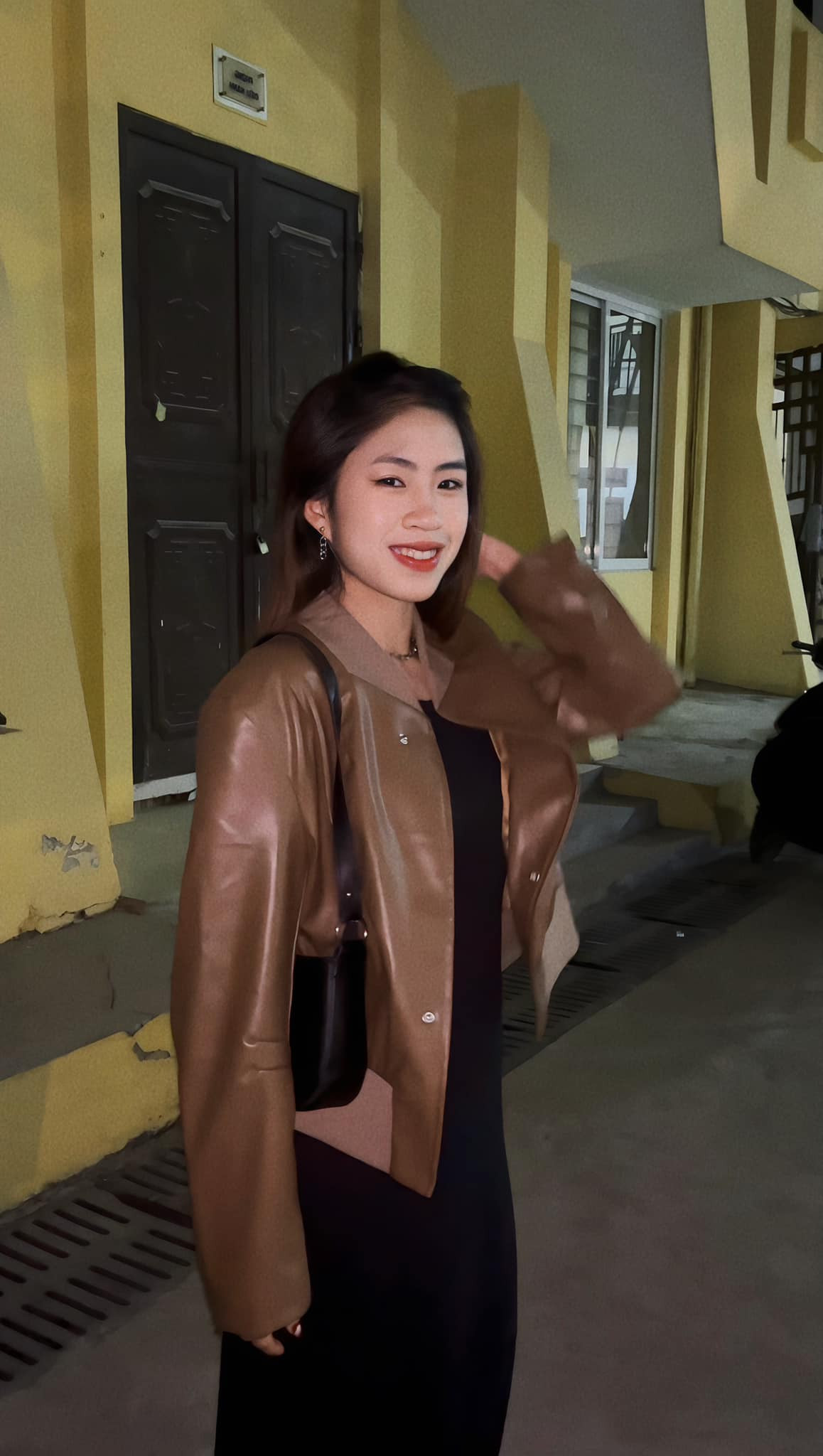 Ngoài đời, Thanh Nhã sở hữu nhan sắc "không phải dạng vừa" cùng phong cách thời trang trẻ trung, năng động và bắt kịp xu hướng.