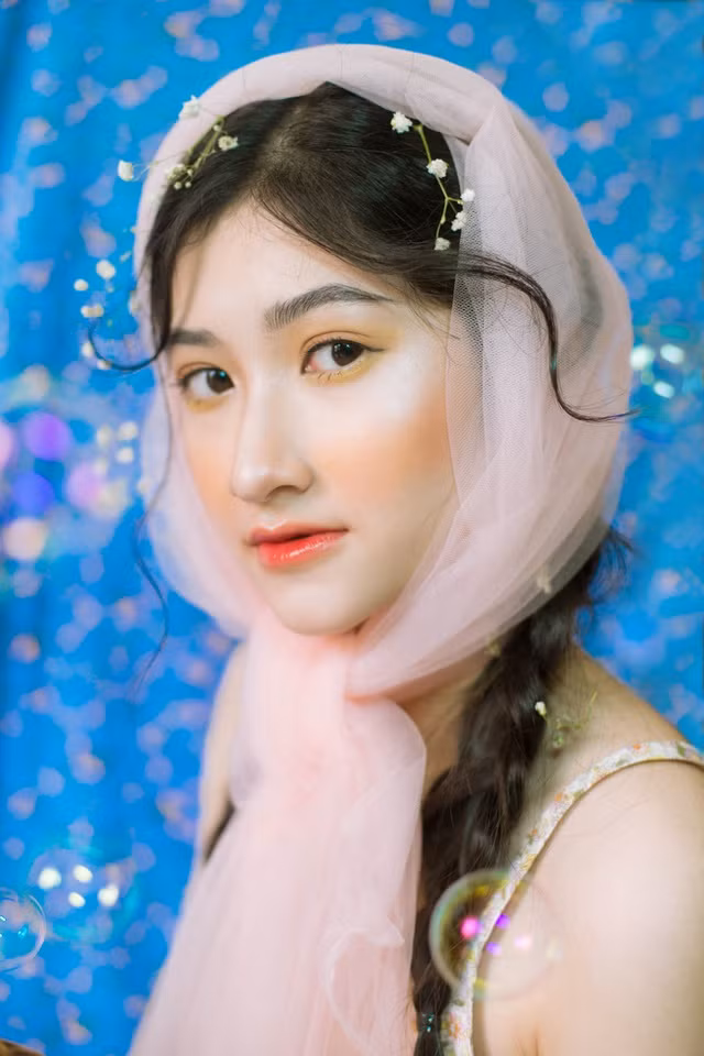 Nếu theo dõi phần bình luận dưới những bức ảnh Phương Hà đăng tải, dân tình đều để lại lời khen có cánh bởi nhan sắc.