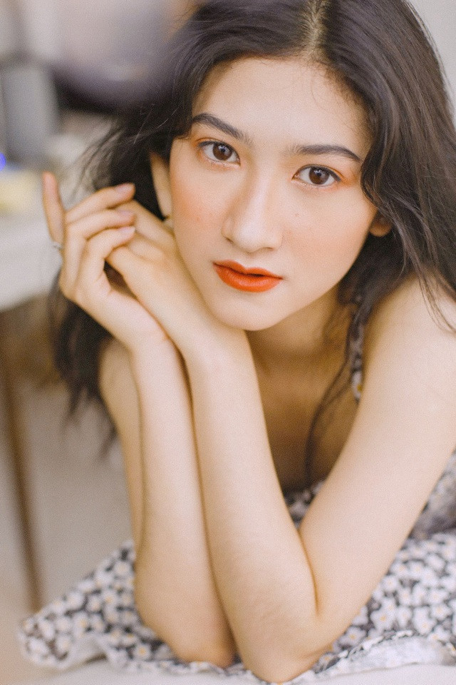 Sau khi nổi tiếng trên MXH, chia sẻ về cuộc sống hiện tại Phương Hà bày tỏ rằng cô bạn không cảm thấy phiền phức hay áp lực thay vào đó là niềm vui vì có thể quen với nhiều người bạn mới từ khắp mọi nơi.