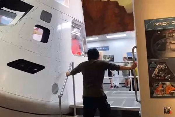 Có lẽ, do thời gian qua, việc kéo chân khiến Youtuber Khoa Pug ít vận động nên cân nặng tăng lên rõ rệt.