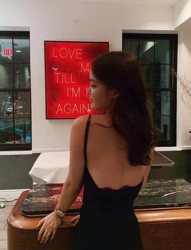 Những bức ảnh khoe vóc dáng nuột nà trên trang cá nhân cũng thu hút không ít sự chú ý của các fan.