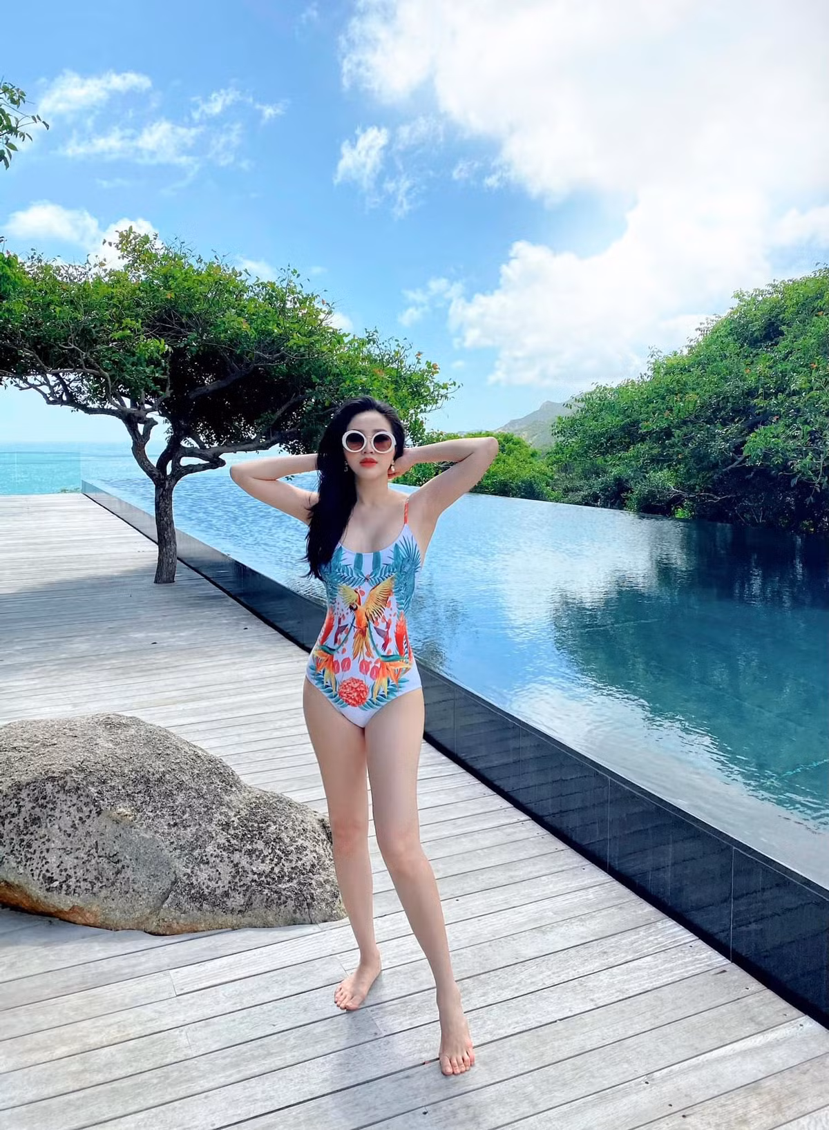 Sự trở lại mới đây của Bảo Thy được đánh dấu không chỉ bằng nhan sắc mặn mà, trẻ trung mà còn ở sự khéo léo trước những dòng bình luận kém duyên của một bộ phận dân mạng.