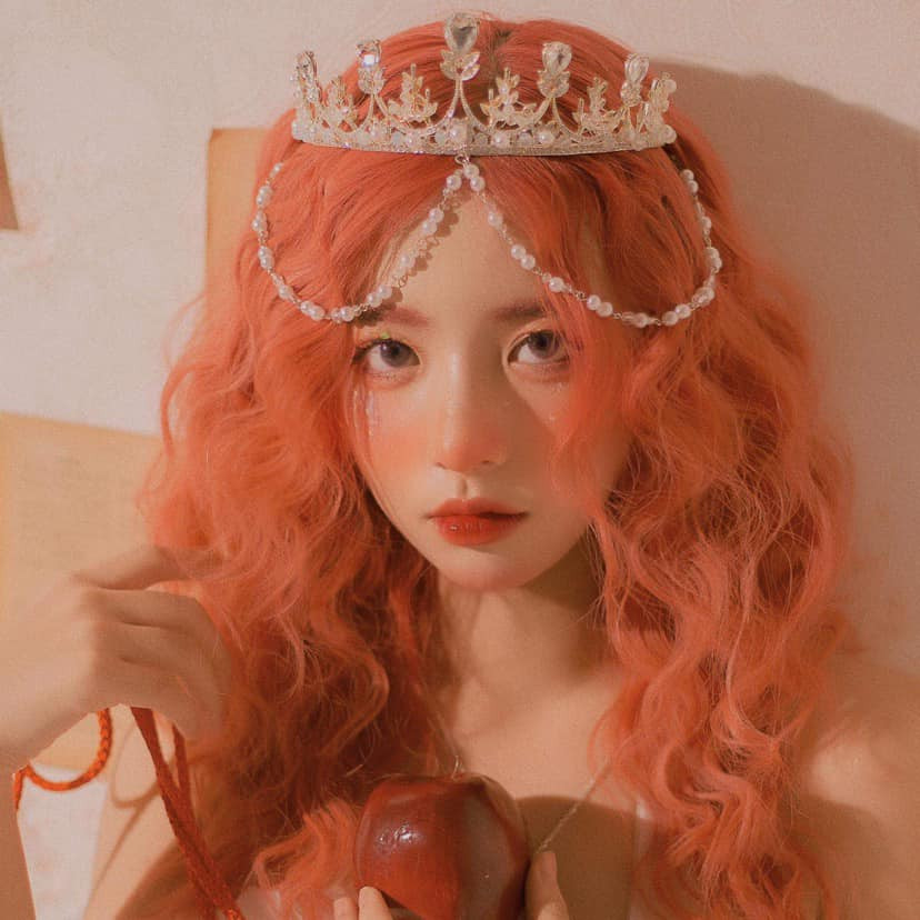 Chia sẻ về hình mẫu bạn trai lý tưởng, Hằng Phan từng chia sẻ cô bạn không tự đặt ra cho mình bất cứ tiêu chí nào. Bởi cô bạn cho rằng, chúng ta có thể bị thu hút bởi một người có những điểm tương đồng.