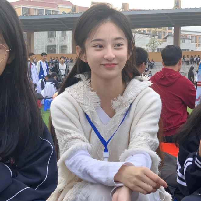 Vì vẻ ngoài trẻ trung của mình mà cô Tiểu Cao thường bị người khác nhầm là học sinh.