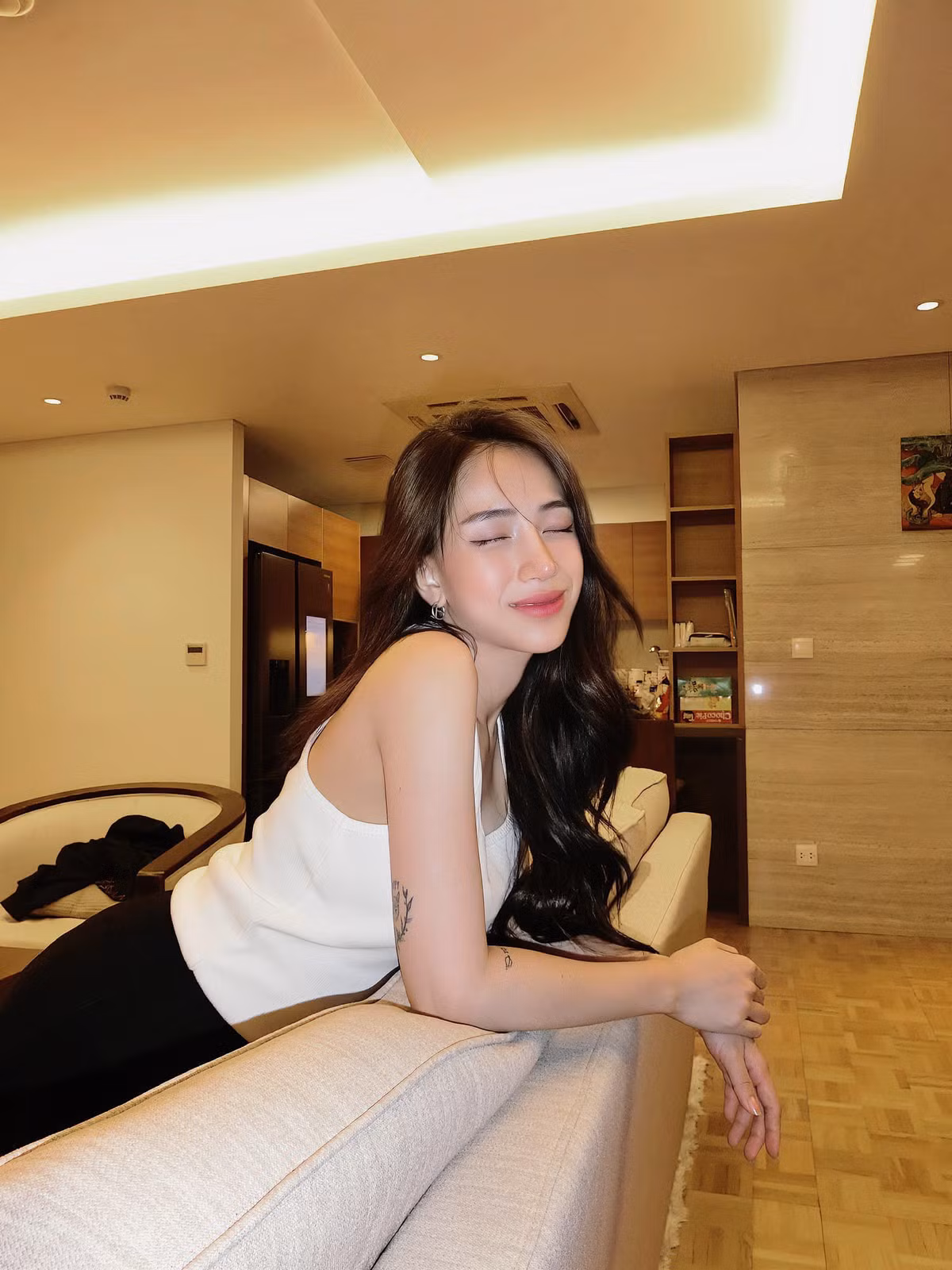 Mặc dù làm mẹ 2 con nhưng Joyce Phạm vẫn tận hưởng cuộc sống đầy sang chảnh.