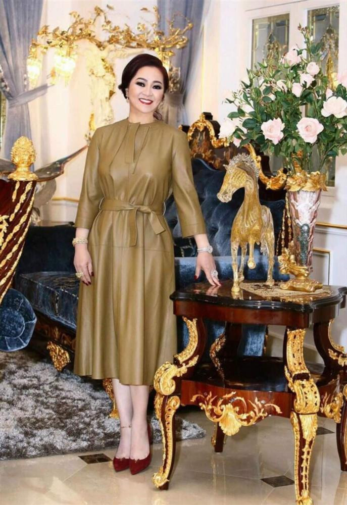 Bà Phương Hằng không ít lần nói về cách làm đẹp trên sóng livestream.