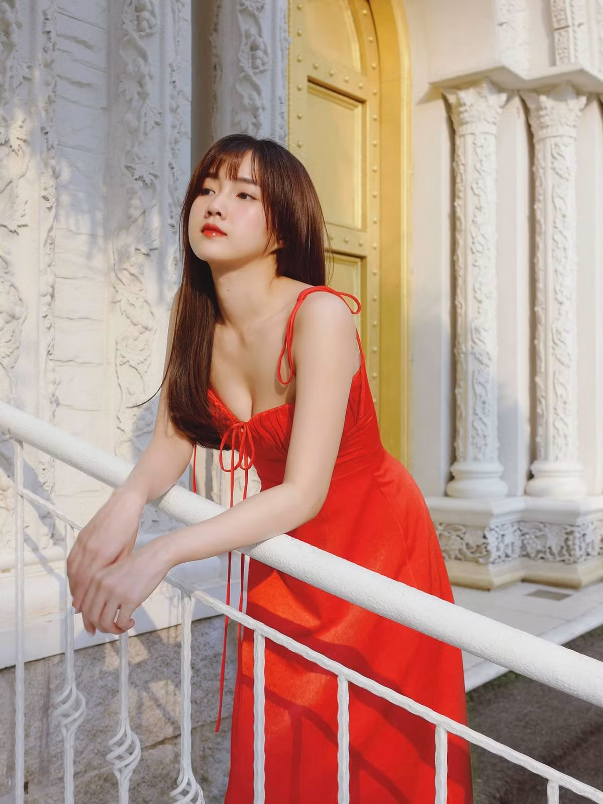 Kênh fanpage của Kiều Trinh có 524 nghìn lượt theo dõi, Instagram có 677 nghìn người follow.