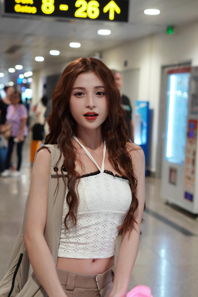 Nói về điều này, Minah Phạm nói: “Những ai đã gặp mình bên ngoài, mọi người cũng đều bình luận lên tiếng bênh vực. Nhưng MXH luôn là như vậy nên mình cũng hiểu và không quá để tâm.