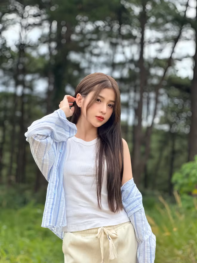 Bên cạnh đó, khi được hỏi về những bình luận liên tục so sánh Minah Phạm và Thiên An cô chia sẻ vốn dĩ việc đưa 2 cô gái ra để so đo nhan sắc đã là điều không hay.