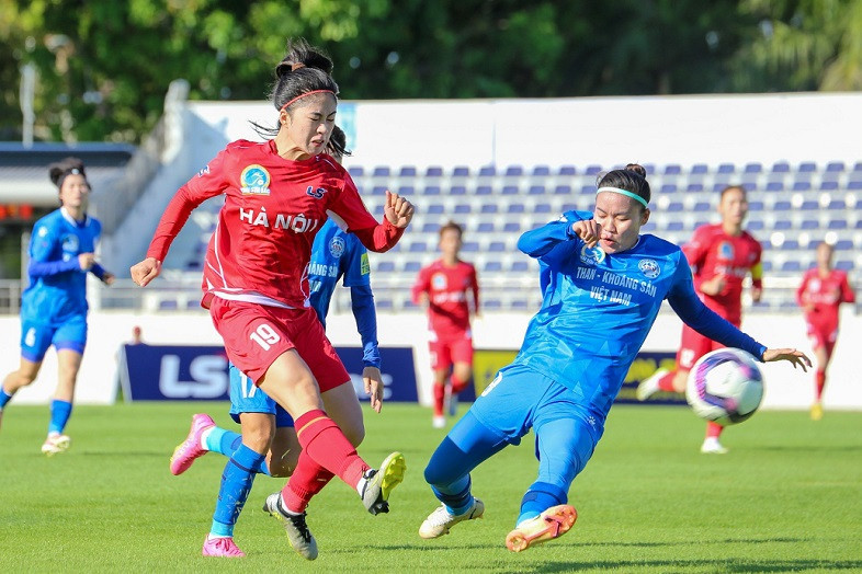 Giai bong da nu VDQG kho khan trong khau to chuc